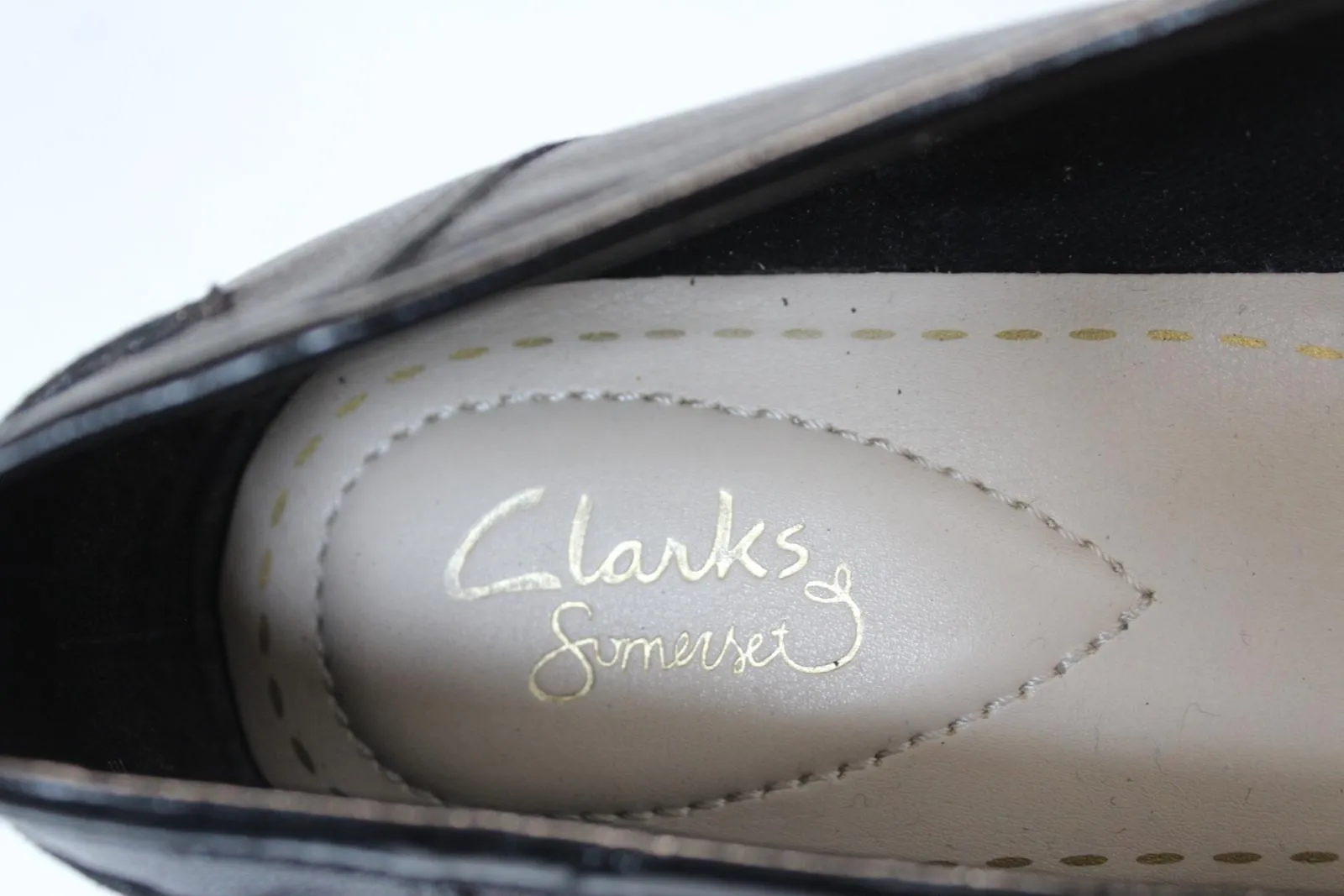 CLARKS Ladies Black Leather Tassel Trim Slip On Flat Casual Shoes EU39 UK6