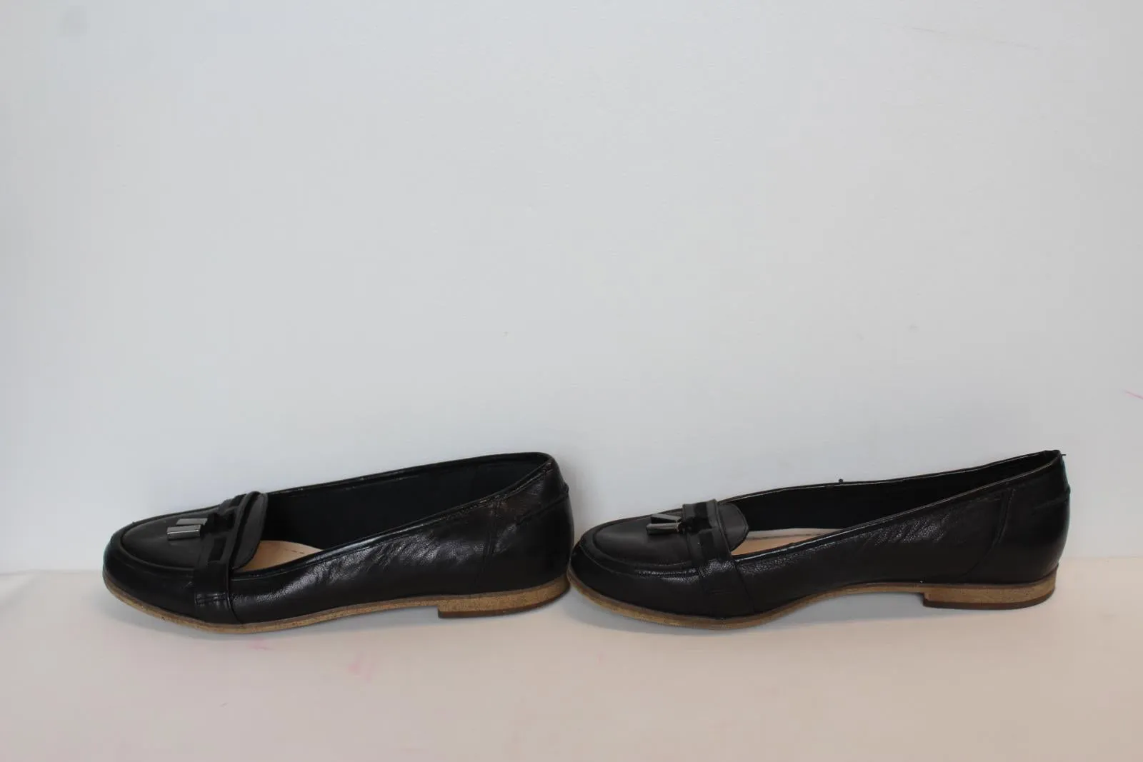 CLARKS Ladies Black Leather Tassel Trim Slip On Flat Casual Shoes EU39 UK6